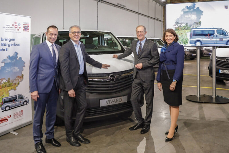 Land Hessen setzt auf den Vivaro und ordert über 50 Bürgerbusse bei Opel