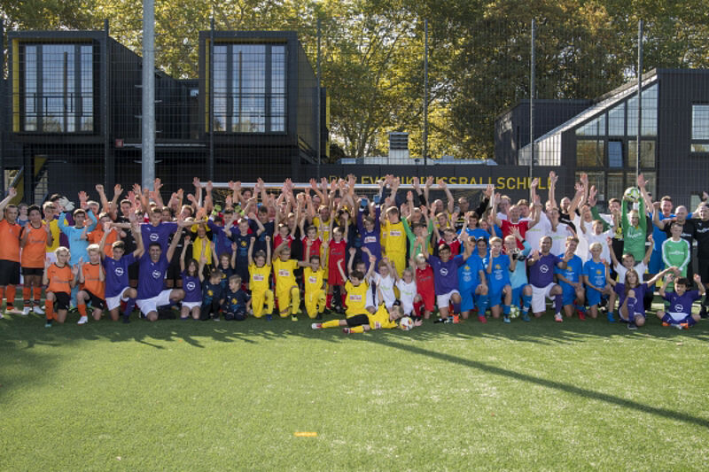 Opel präsentiert: Fußballfest zum Abschluss des "BVB Family Cup"