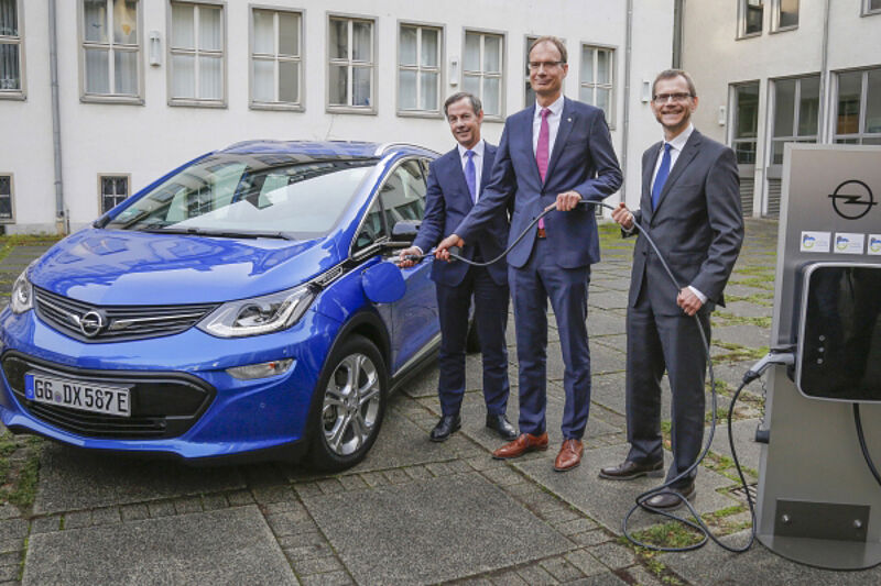 Heimatstadt von Opel wird "Electric City": Rüsselsheim künftig mit höchster Ladepunktedichte in der Europäischen Union